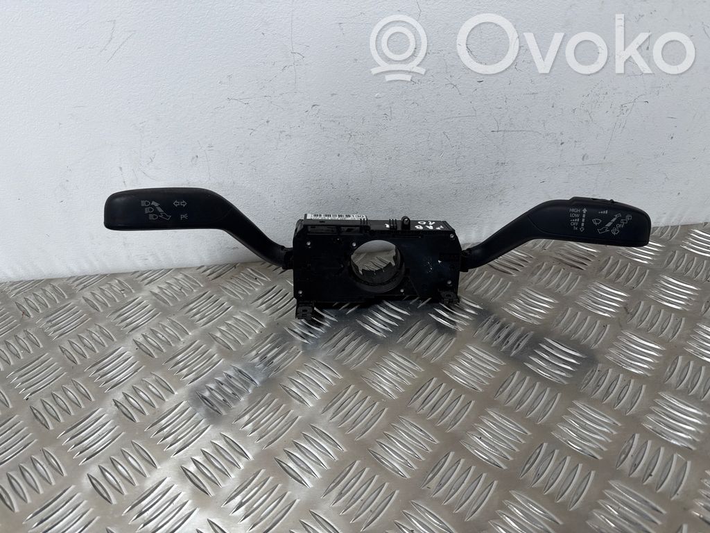 Seat Ibiza IV (6J,6P) Manetka / Przełącznik kierunkowskazów wycieraczek 