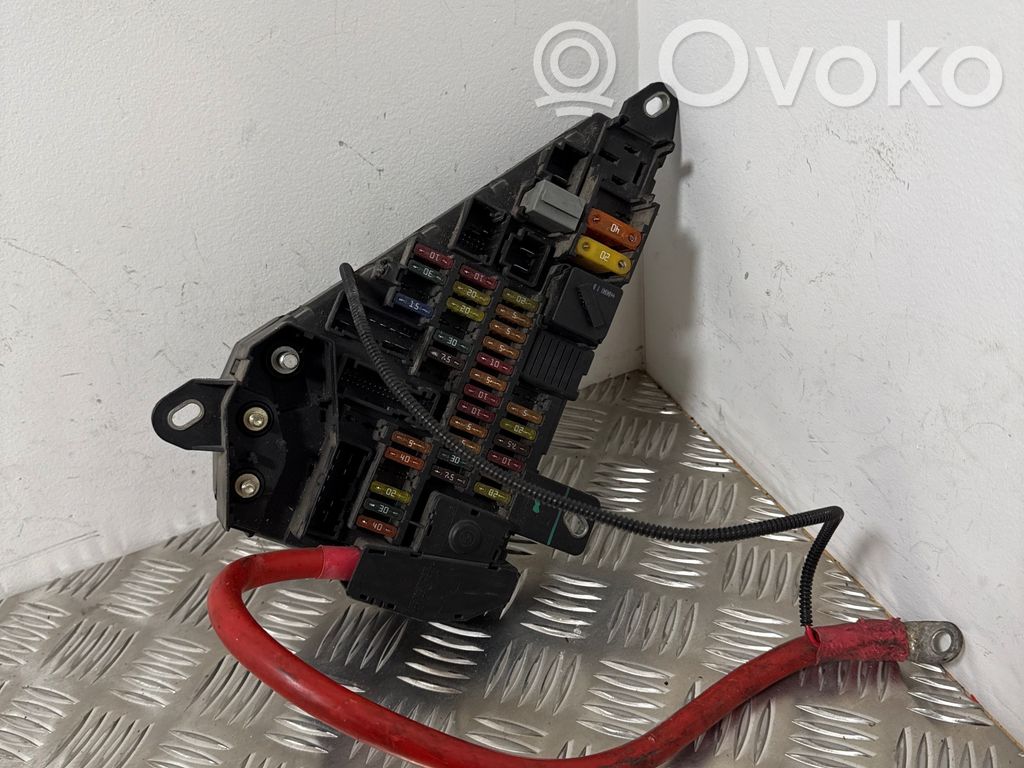 BMW 5 E60 E61 Fuse module 