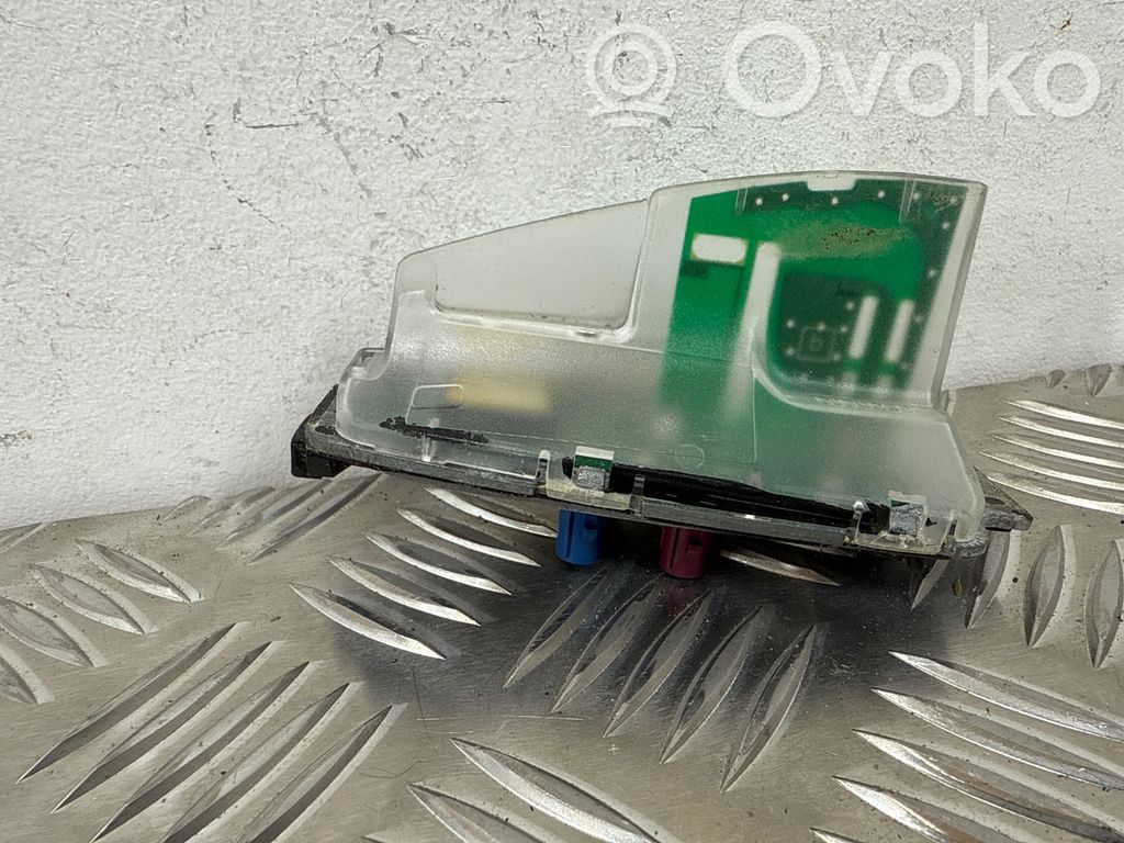 BMW 3 E90 E91 GPS-pystyantenni 