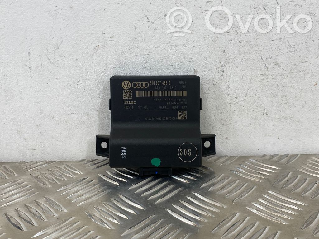 Audi A5 8T 8F Gateway control module 