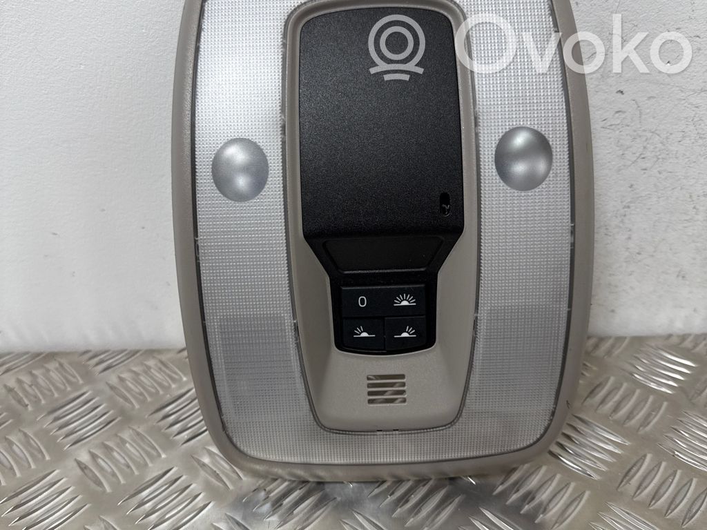 Volvo V70 Etuistuimen valo 