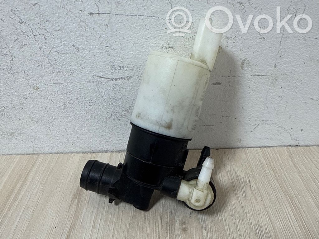 Peugeot 308 Windscreen/windshield washer pump 