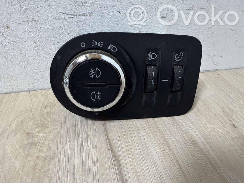 Opel Meriva B Light switch 
