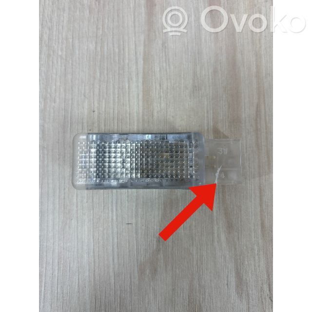 Inne oświetlenie wnętrza kabiny   6L0947565