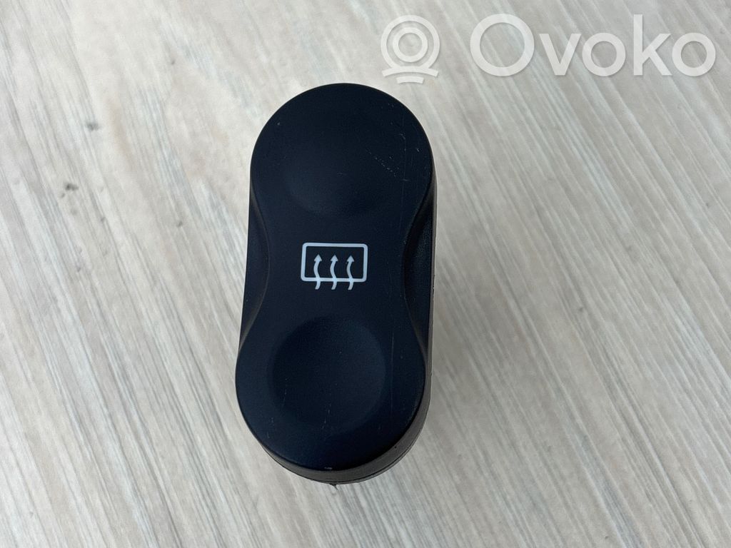 Dacia Duster Windscreen/window heater switch 