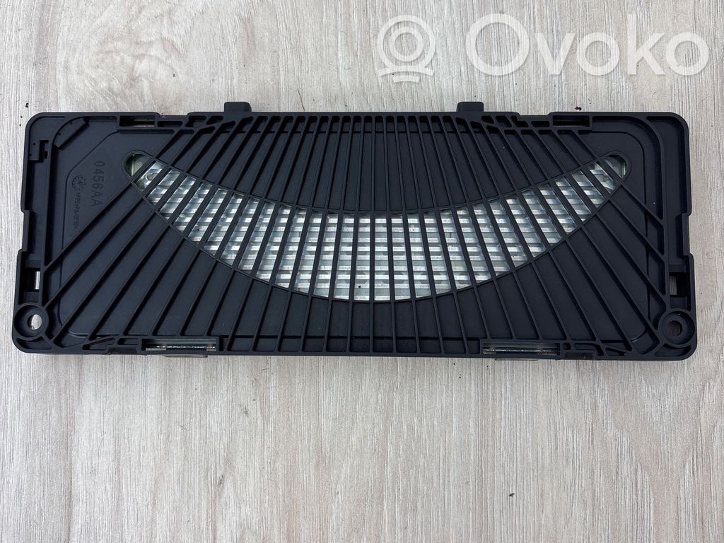 BMW 3 E90 E91 Garsiakalbis lubose 
