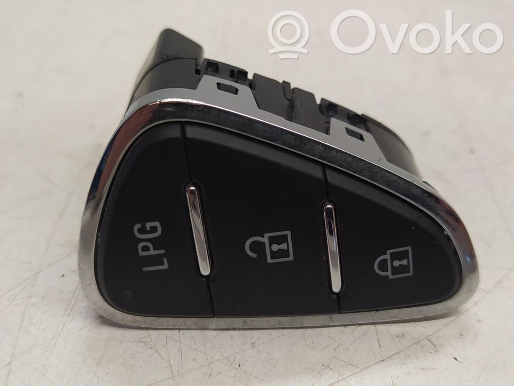 Opel Corsa E Central locking switch button 