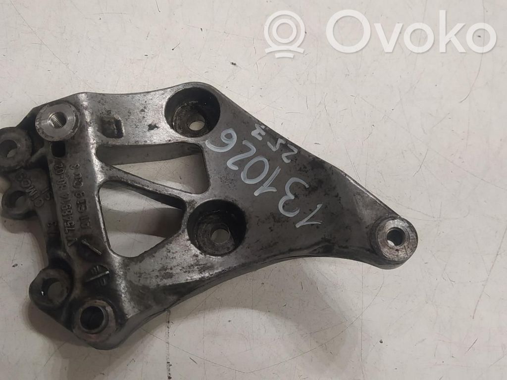Peugeot 207 Engine mount bracket 