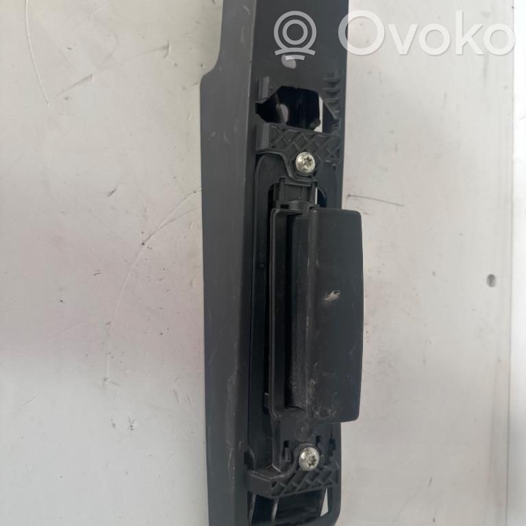 Manecilla interna puerta trasera   DT11V266B26AE