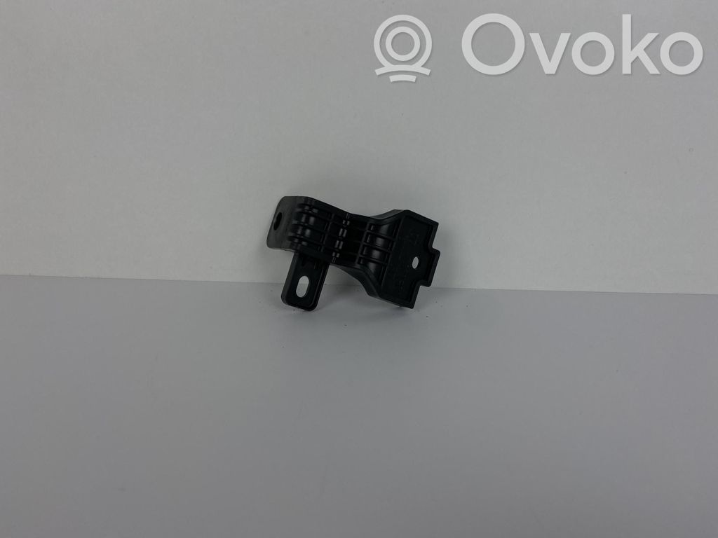 Rear bumper mounting bracket   86636,86636,J7300,86636,86636J7300,J7300,NP122