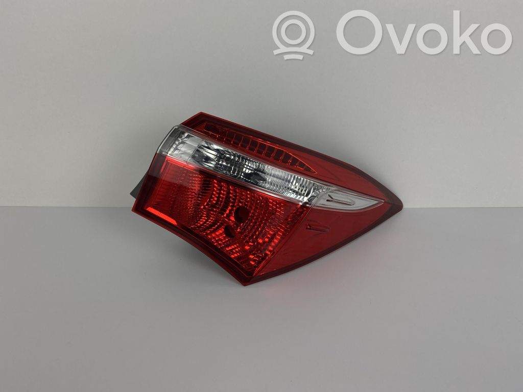 Toyota Corolla E160 E170 Galinis žibintas kėbule 
