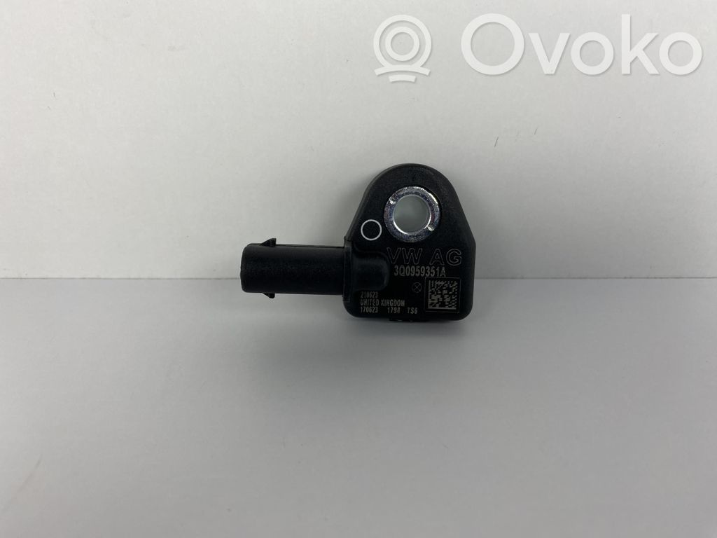 Volkswagen PASSAT B8 Airbag deployment crash/impact sensor 