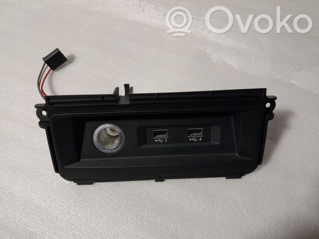 Audi Q8 Enchufe conector USB 