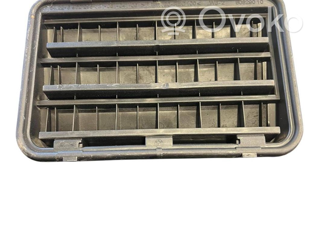 Quarter panel pressure vent   64226962293,6962293