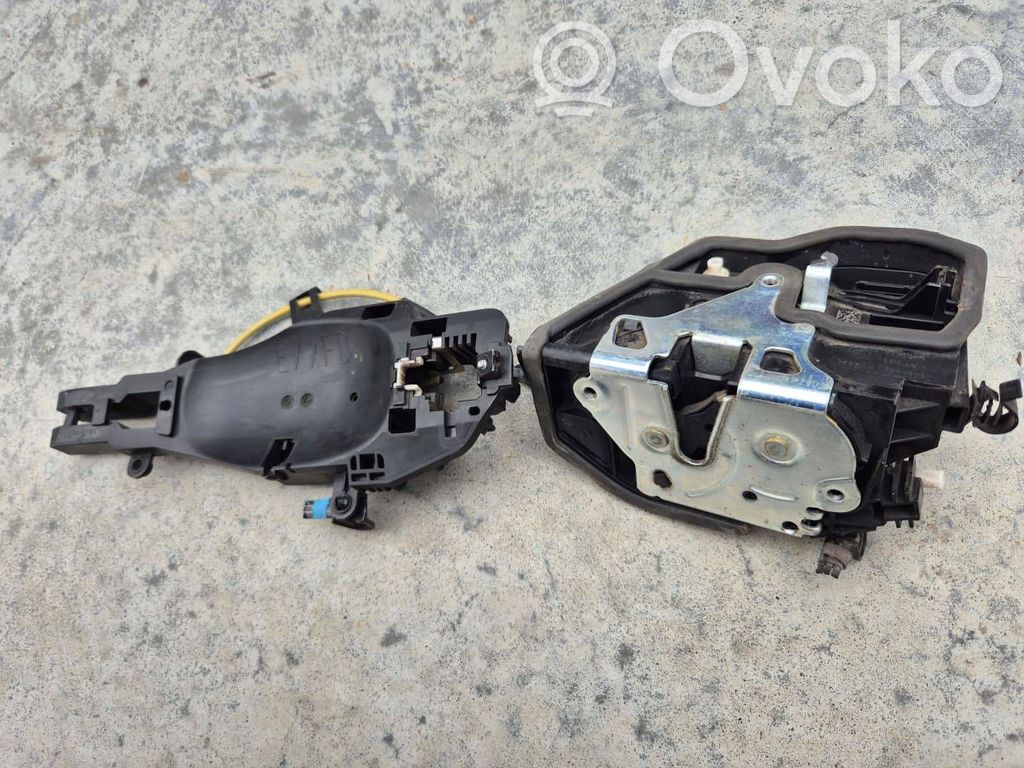 Front door lock   7318423