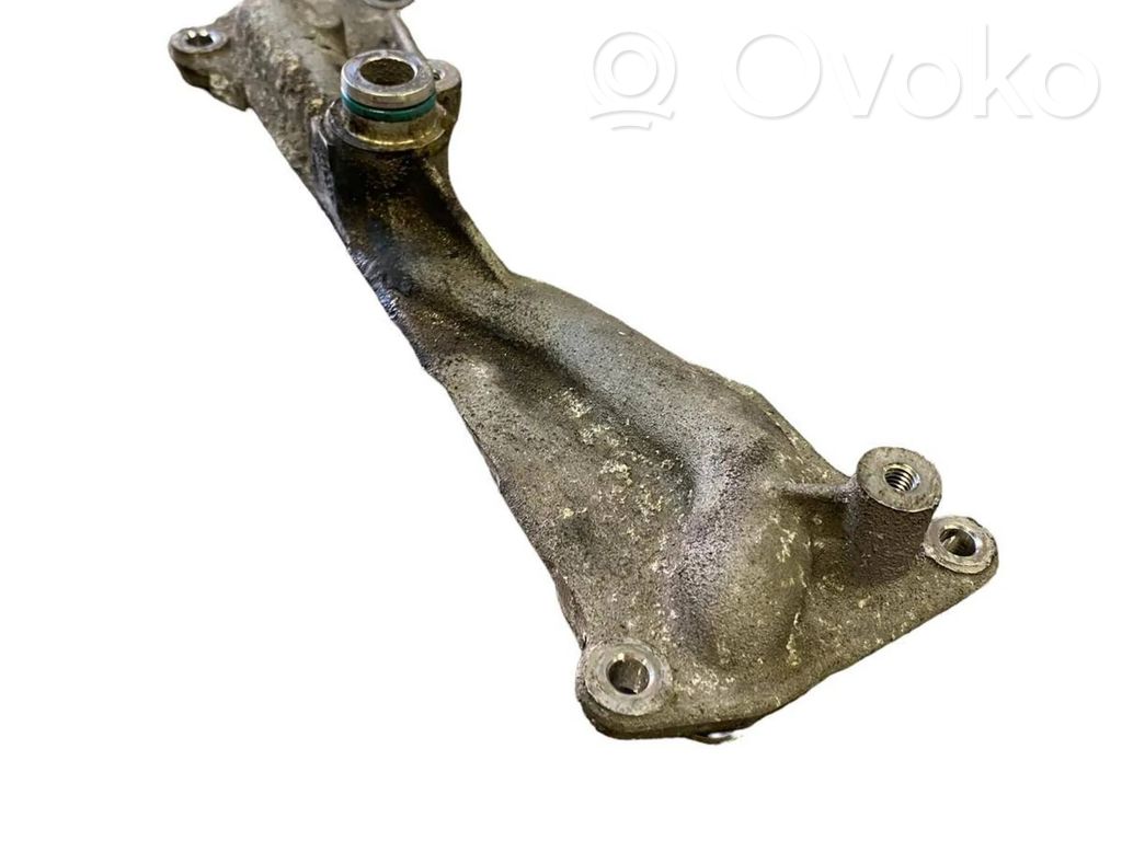 Audi Q7 4M EGR aušintuvo kronšteinas 