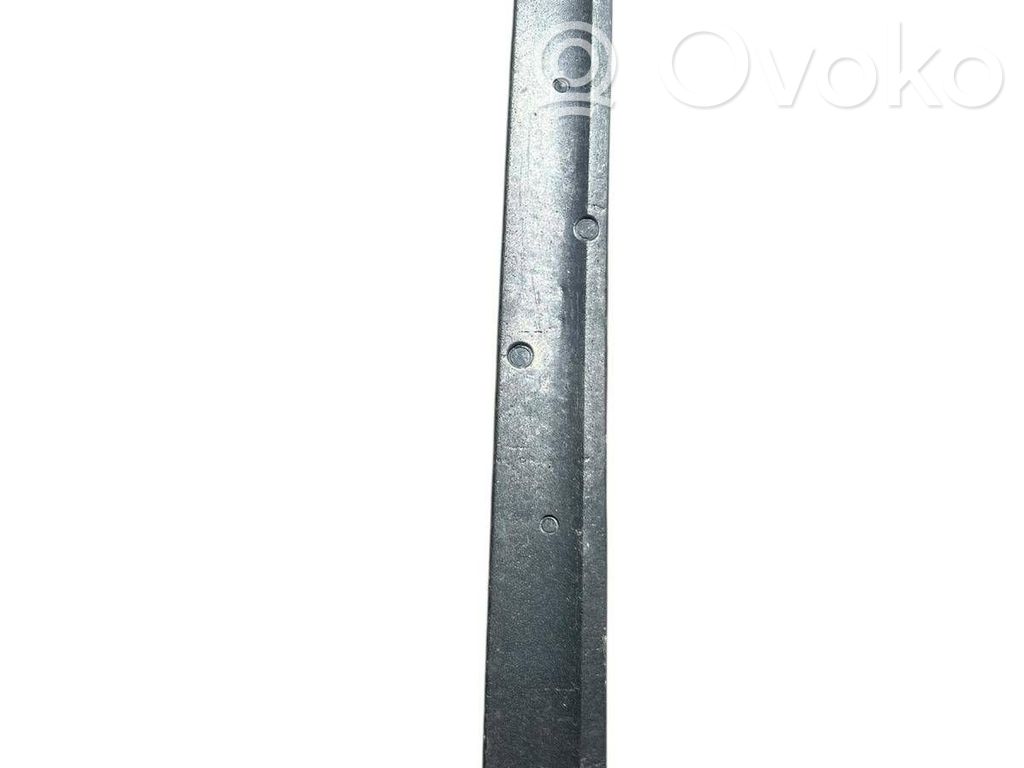 BMW 7 E65 E66 Putoplastas galinio bamperio 