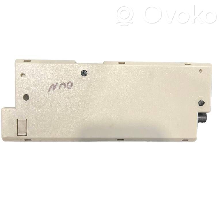 BMW 5 F10 F11 Aerial antenna amplifier 