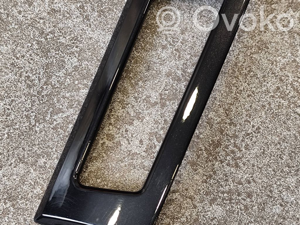 BMW 5 E60 E61 Kita panelės detalė 