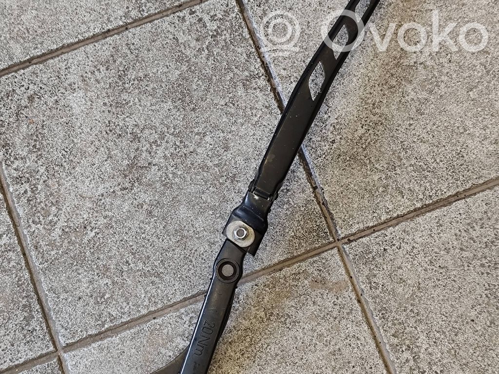 BMW 5 E60 E61 Front wiper blade arm 