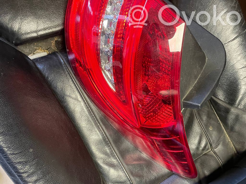 Mercedes-Benz B W246 W242 Lampa tylna 