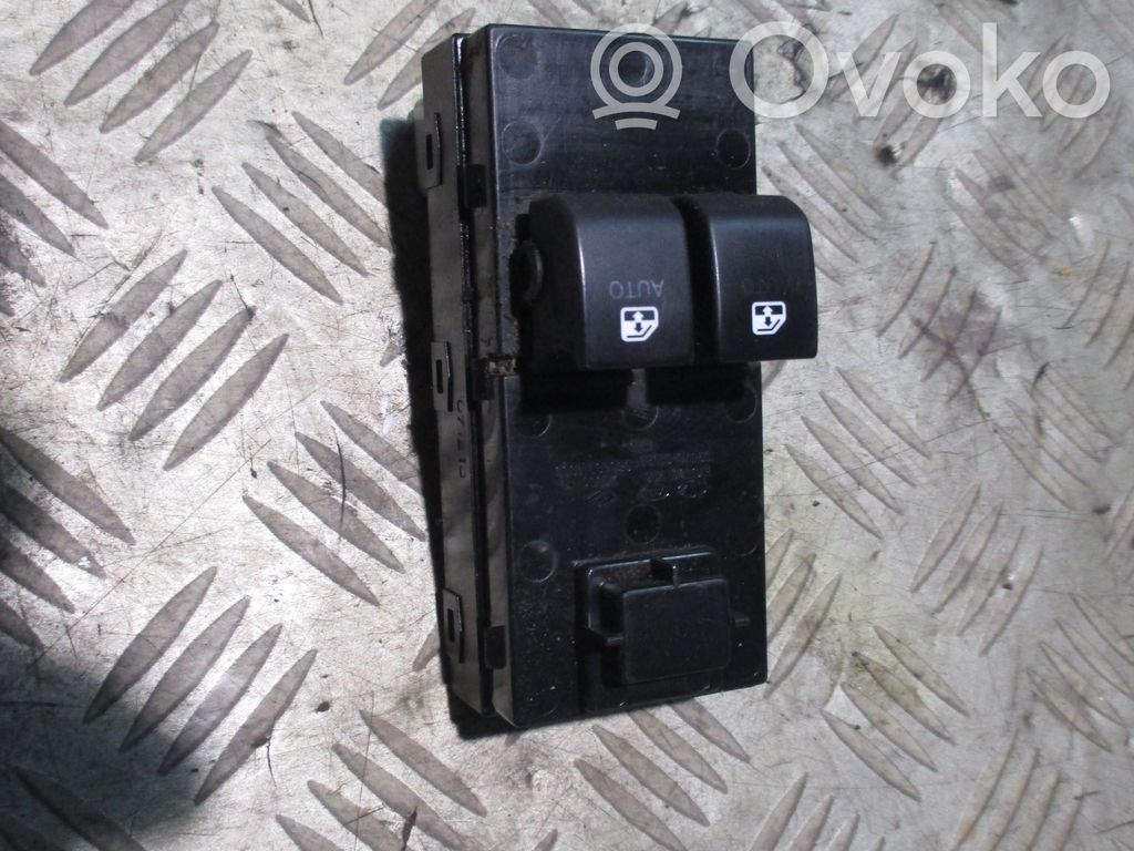 Centrālās konsoles vadības bloks