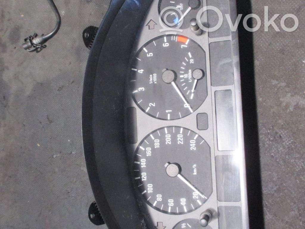 BMW 3 E46 Geschwindigkeitsmesser Cockpit 