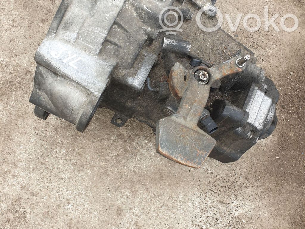 Volkswagen PASSAT B6 Manualna 6-biegowa skrzynia biegów 