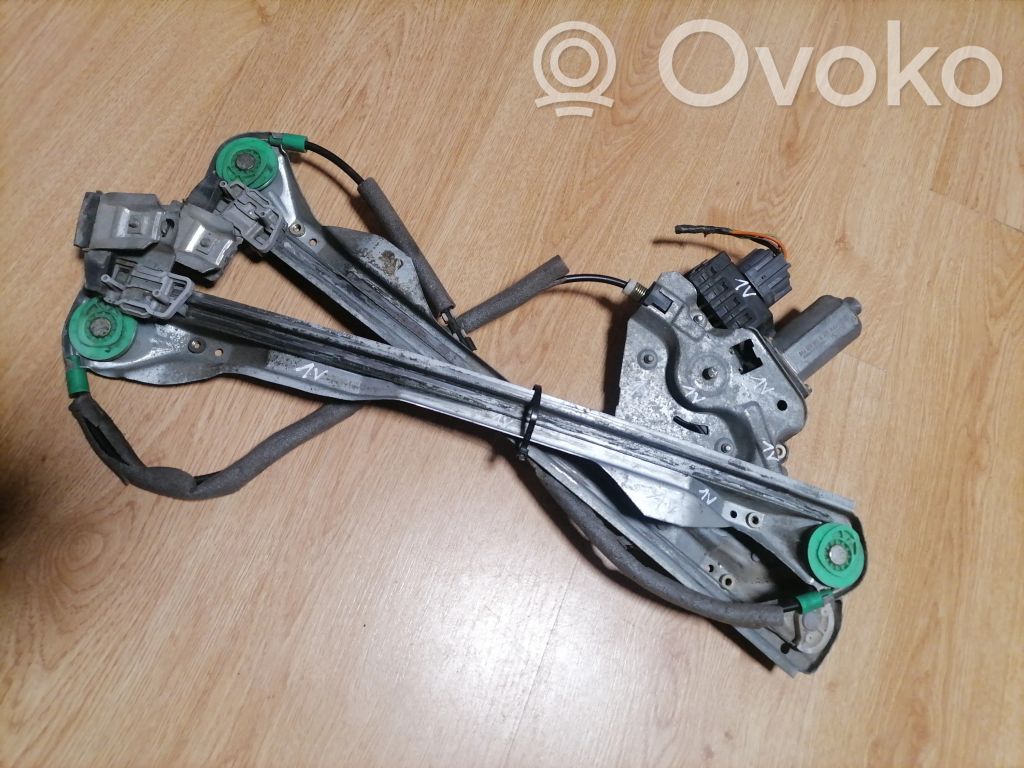 Ford Focus Front door window regulator with motor 