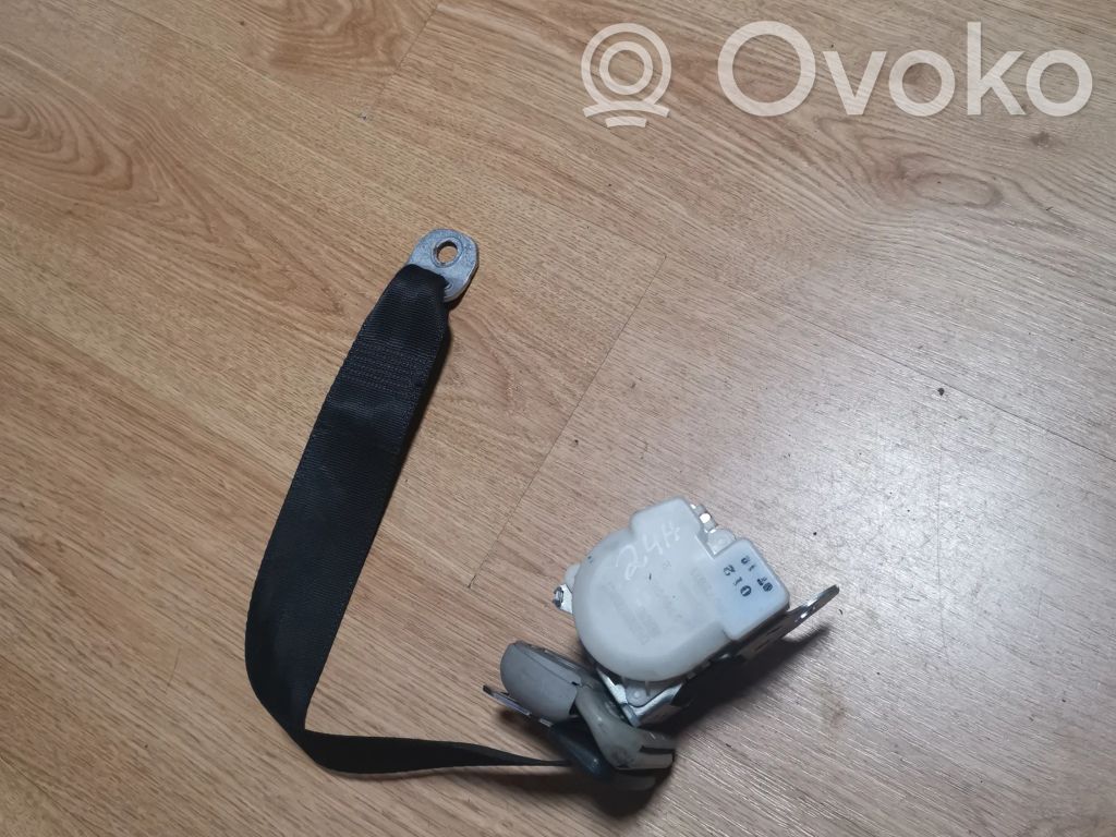 Toyota Corolla Verso AR10 Cinturón trasero 