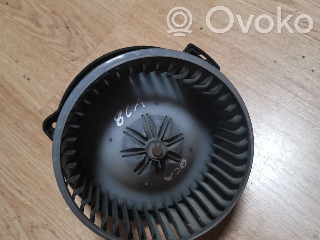 Toyota Corolla Verso E121 Pečiuko ventiliatorius/ putikas 
