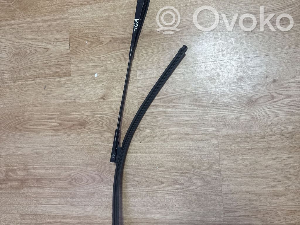 Ford Focus Front wiper blade arm 