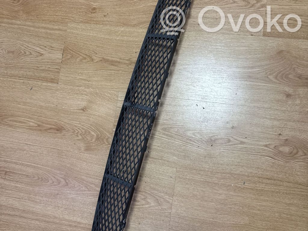 Ford Focus Front bumper lower grill 