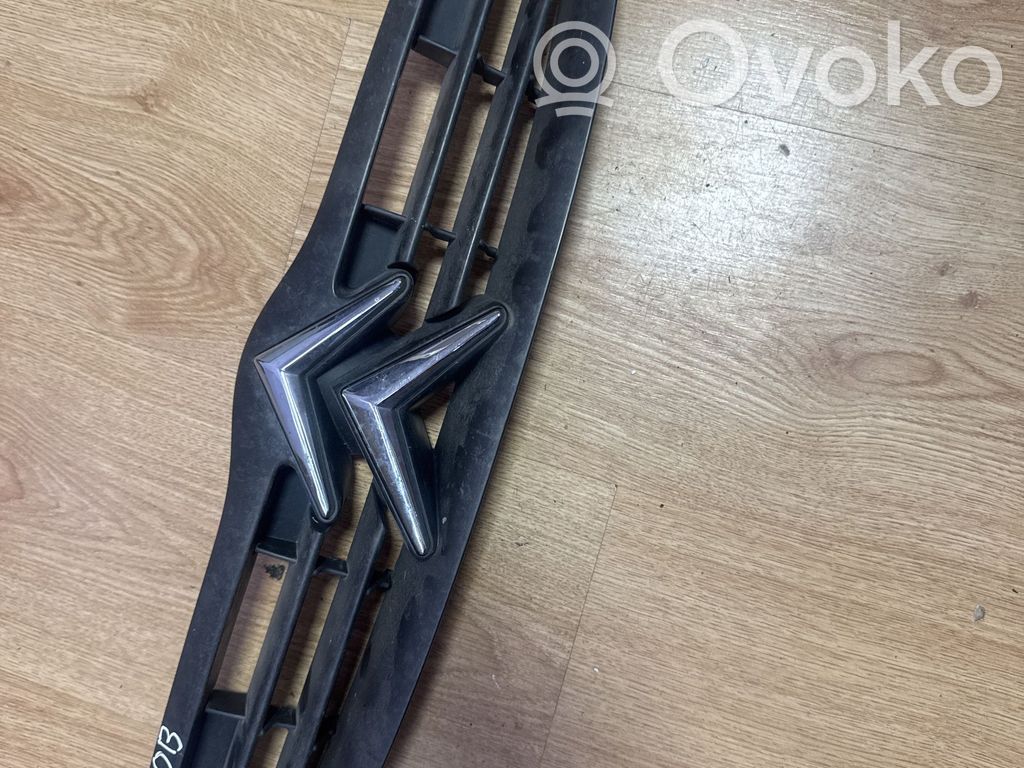 Citroen Saxo Front bumper upper radiator grill 