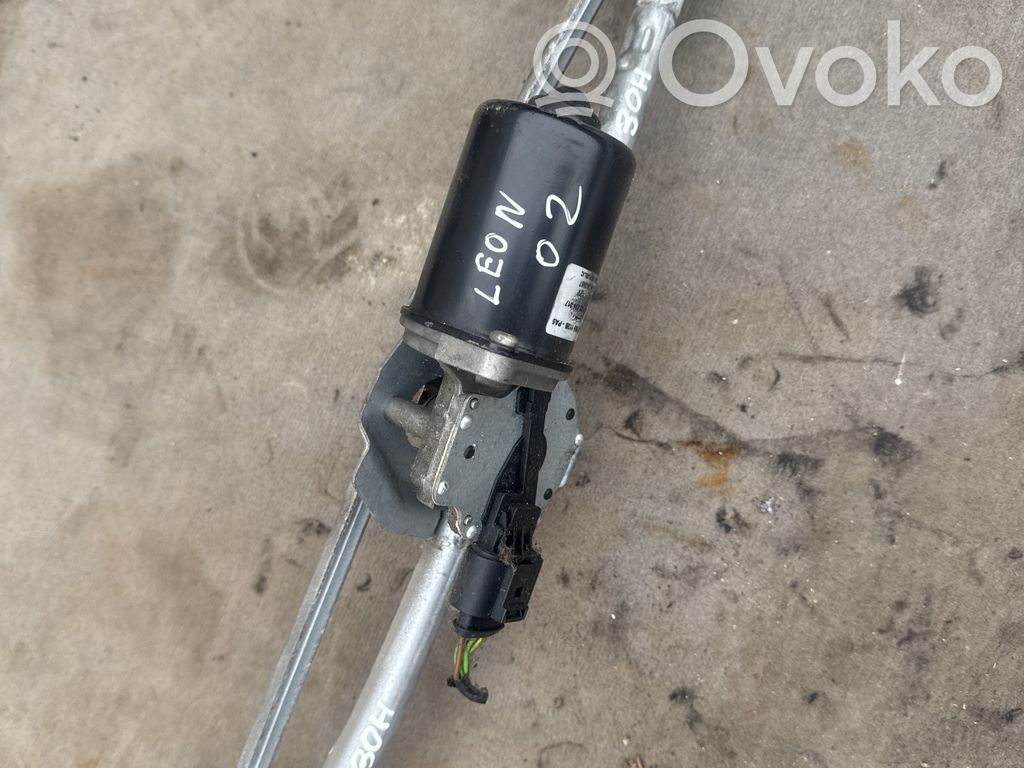 Seat Leon (1M) Front wiper linkage and motor 