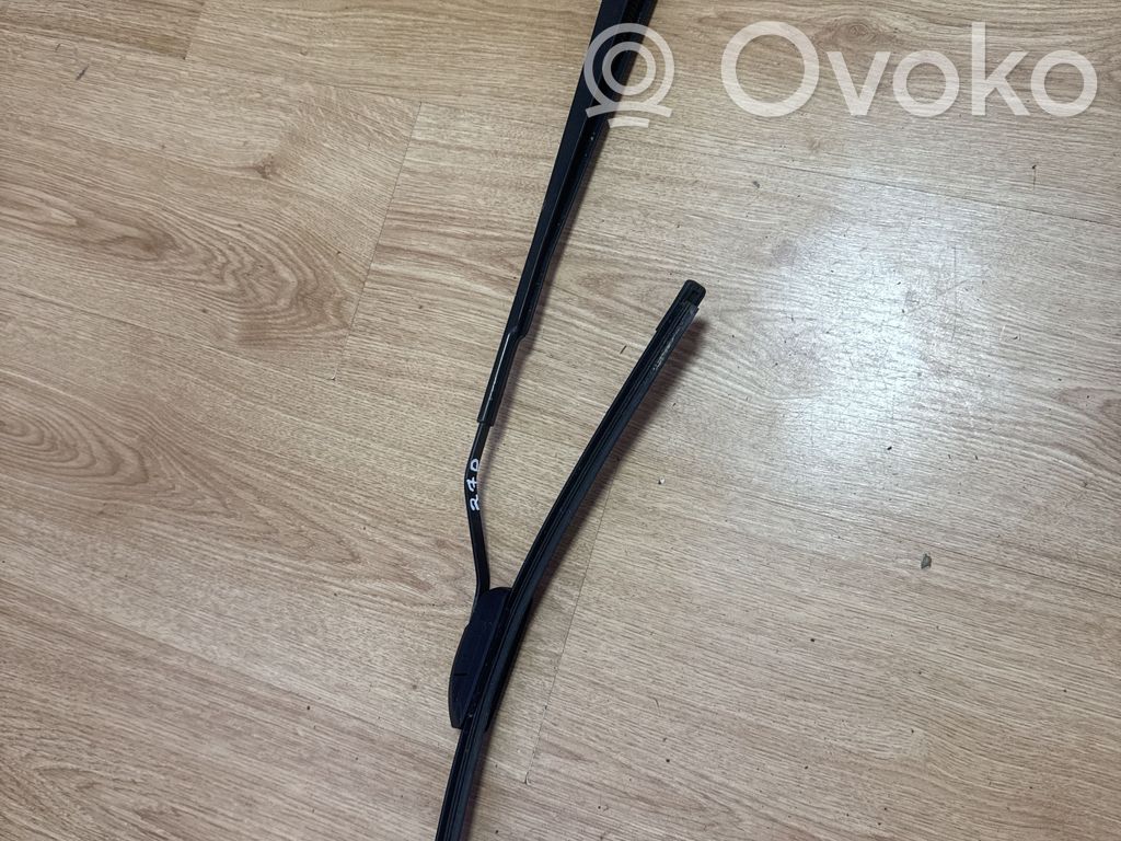 Toyota Corolla E120 E130 Front wiper blade arm 