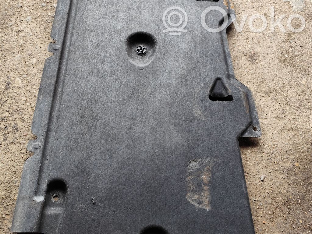 Volvo V40 Protecție centrală motor 