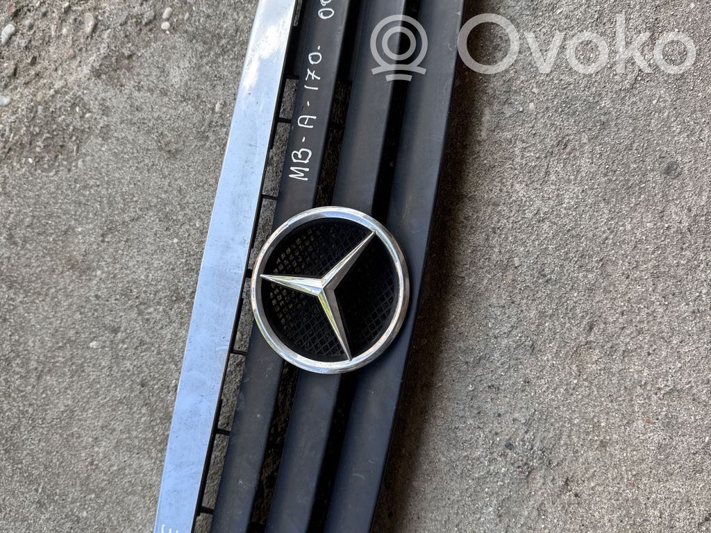 Mercedes-Benz A W168 Augšējais režģis 