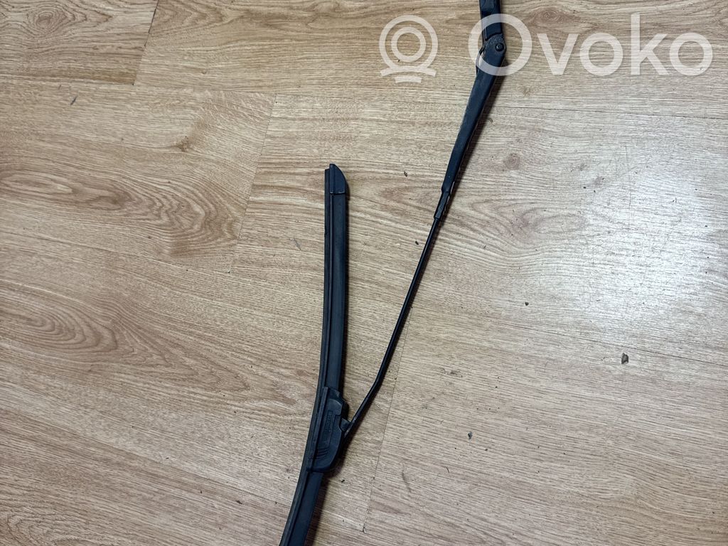 Audi A8 S8 D2 4D Front wiper blade arm 