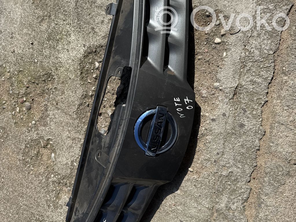 Nissan Note (E11) Augšējais režģis 