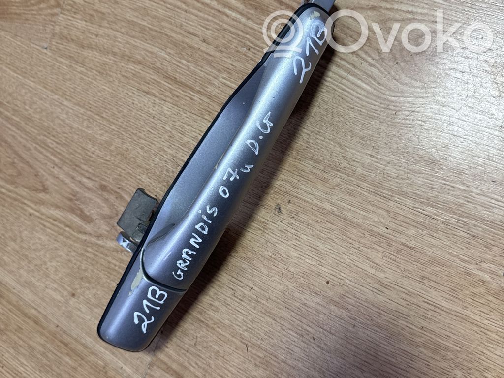 Mitsubishi Grandis Manecilla externa puerta trasera 