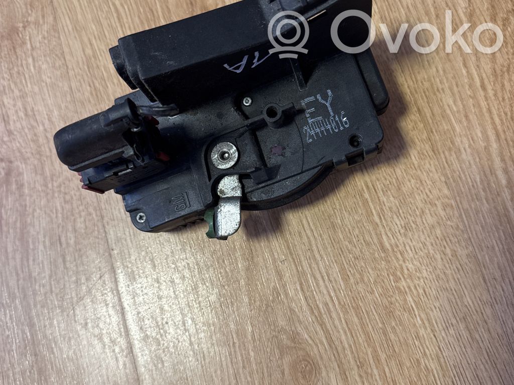 Opel Zafira A Front door lock 