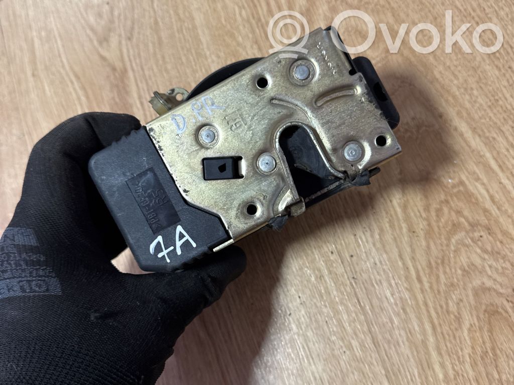 Opel Vectra B Front door lock 