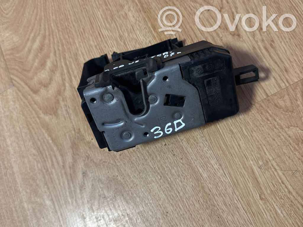Opel Vectra C Front door lock 