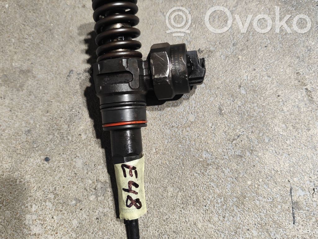 Volkswagen PASSAT B5 Fuel injector 