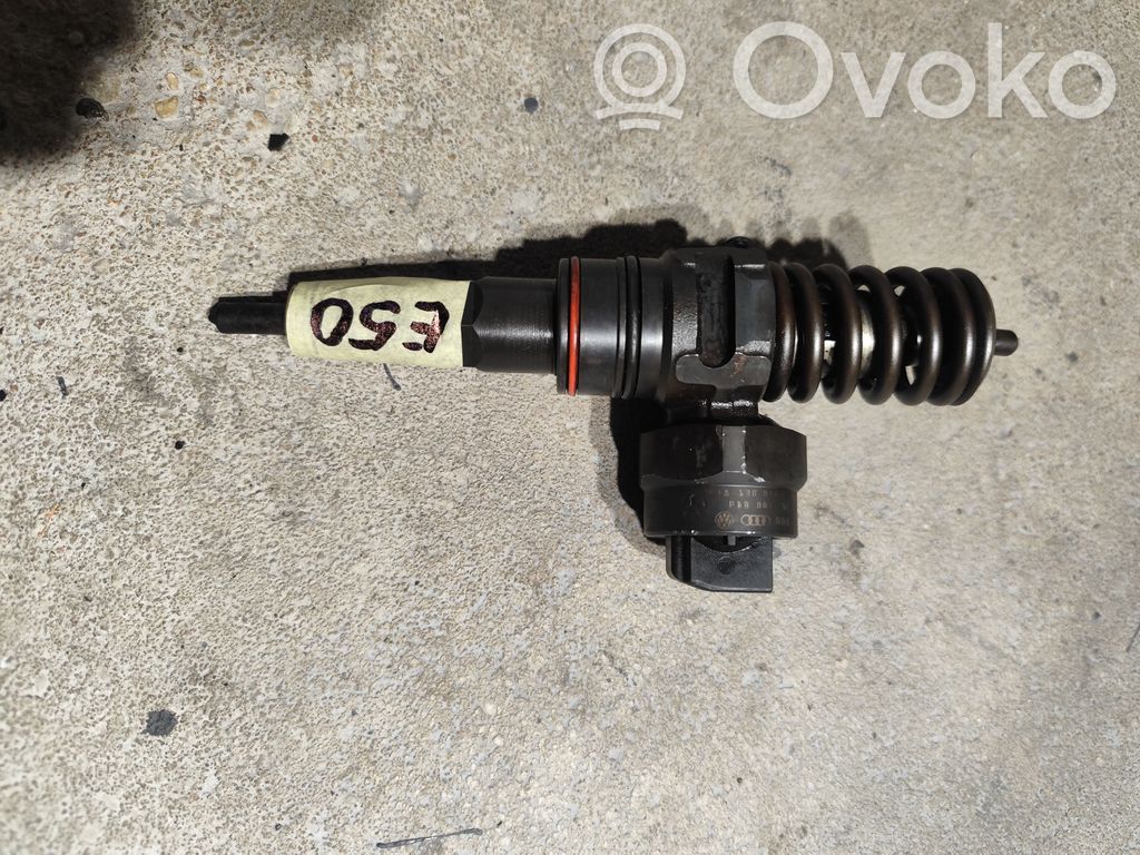 Volkswagen PASSAT B5 Fuel injector 