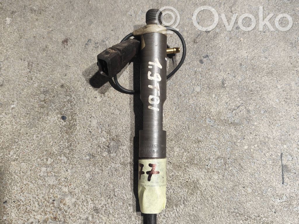 Volkswagen PASSAT B5 Inyector de combustible 