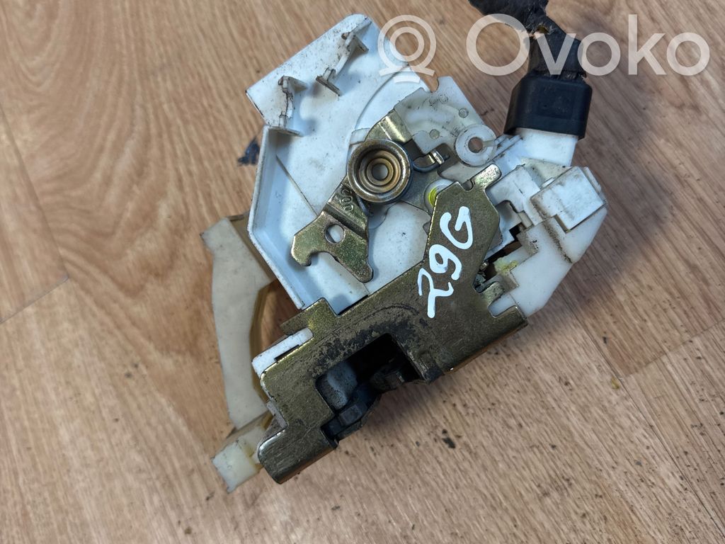 Ford Mondeo Mk III Aizmugurē slēdzene 