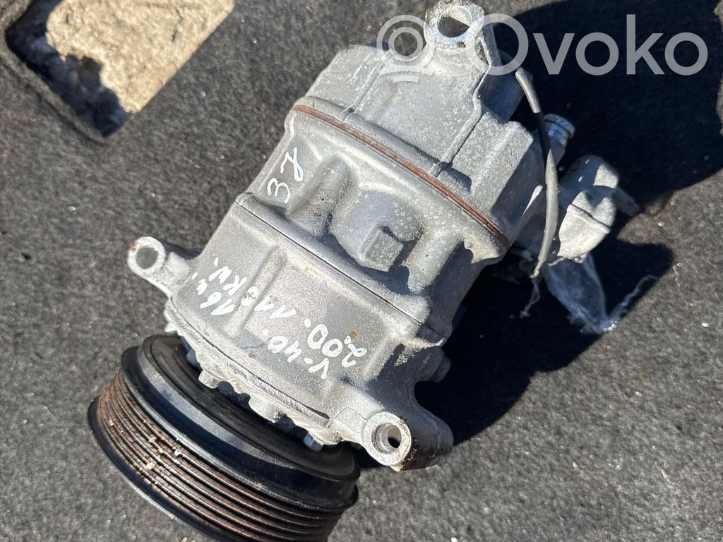Volvo V40 Air conditioning (A/C) compressor (pump) 