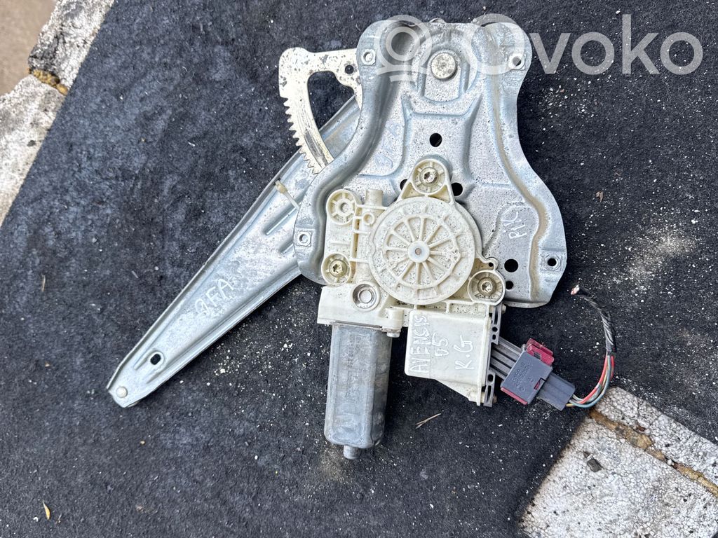 Toyota Avensis T250 Rear door window regulator with motor 